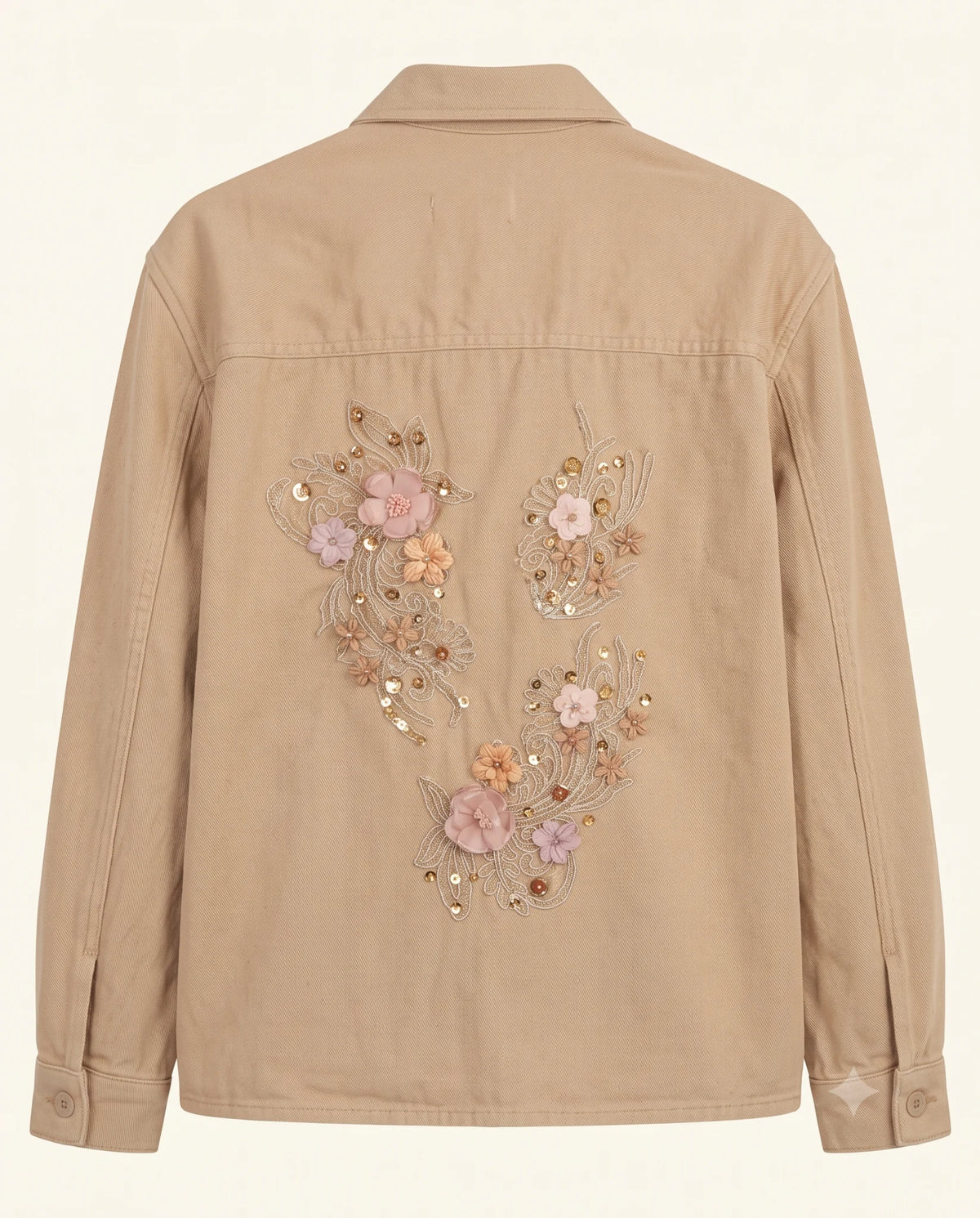 Chaqueta beige con flores 3D rosadas