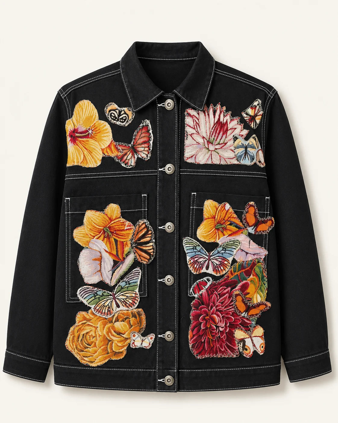 Chaqueta negra con flores y mariposas multicolor