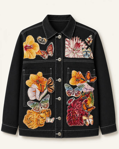 Chaqueta negra con flores y mariposas multicolor